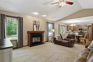 5446 Benjamin St, Eau Claire, WI 54703 - Photo 6