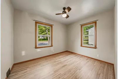 1021 Essex Street, Eau Claire, WI 54703 - Photo 18