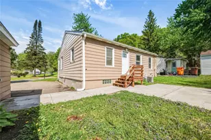 1021 Essex St, Eau Claire, WI 54703 - Photo 4