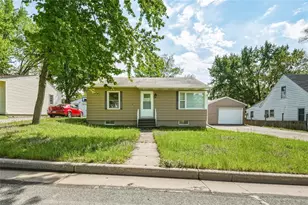 1021 Essex St, Eau Claire, WI 54703 - Photo 1