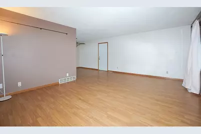 3114 Kilbourne Avenue, Eau Claire, WI 54703 - Photo 6