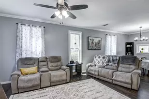 201 Lincoln St, Thorp, WI 54771 - Photo 2