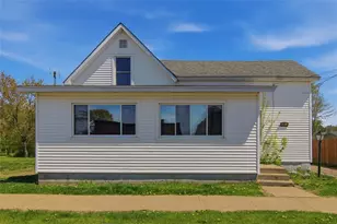 319 Park St, Augusta, WI 54722 - Photo 2