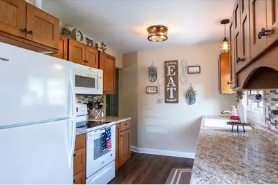1609 Drury Avenue, Eau Claire, WI 54703 - Photo 8