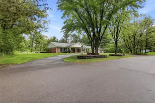 3750 Rimridge Rd, Eau Claire, WI 54701 - Photo 2