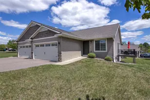 6235 Aspen Meadow Ct, Eau Claire, WI 54703 - Photo 2