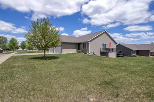 6235 Aspen Meadow Ct, Eau Claire, WI 54703 - Photo 4
