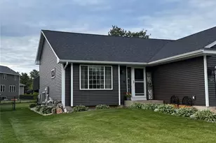 4426 Springfield Dr, Eau Claire, WI 54701 - Photo 2