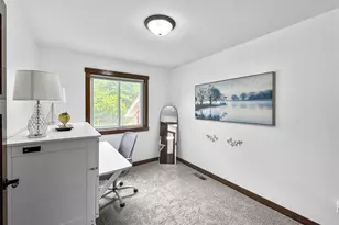 1628 Hazeltine Dr, Eau Claire, WI 54703 - Photo 18
