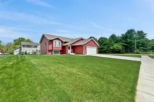 1628 Hazeltine Dr, Eau Claire, WI 54703 - Photo 34