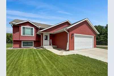 1628 Hazeltine Drive, Eau Claire, WI 54703 - Photo 2