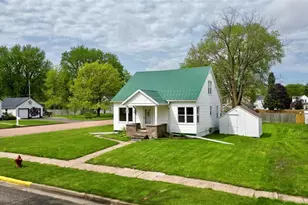 221 S Division St, Loyal, WI 54446 - Photo 2