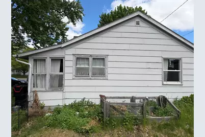 2423 6th Street, Eau Claire, WI 54703 - Photo 2