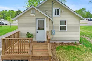 935 Hammond Ave, Rice Lake, WI 54868 - Photo 4