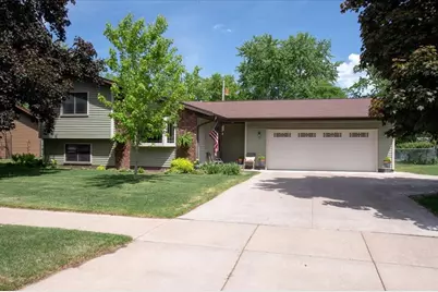 2921 Saturn Avenue, Eau Claire, WI 54703 - Photo 1