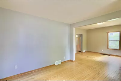 1533 E Madison Street, Eau Claire, WI 54703 - Photo 8