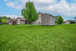 1930 Sloan St, Eau Claire, WI 54703 - Photo 6