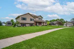 1930 Sloan St, Eau Claire, WI 54703 - Photo 2