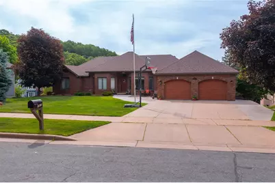 2925 W Princeton Avenue, Eau Claire, WI 54703 - Photo 1