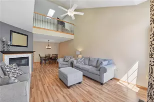 2335 Oakridge Cir, Hudson, WI 54016 - Photo 10