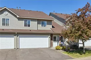 2335 Oakridge Cir, Hudson, WI 54016 - Photo 2