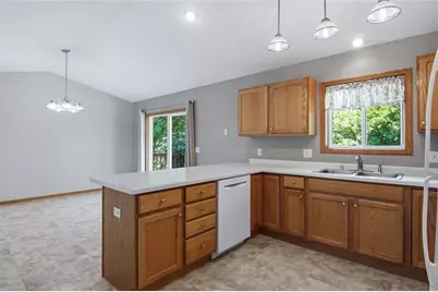 2910 W Frank Street, Eau Claire, WI 54703 - Photo 10