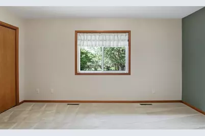 2910 W Frank Street, Eau Claire, WI 54703 - Photo 16