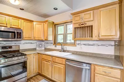 2229 Peterson Avenue, Eau Claire, WI 54703 - Photo 6