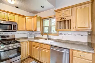 2229 Peterson Ave, Eau Claire, WI 54703 - Photo 6