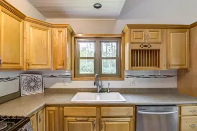 2229 Peterson Avenue, Eau Claire, WI 54703 - Photo 8