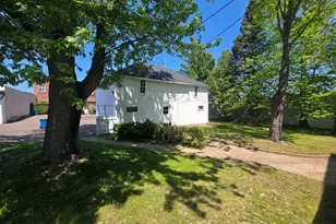 9 4th Ave, Shell Lake, WI 54871 - Photo 8