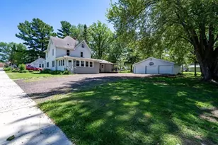 334 E 2nd Ave, Stanley, WI 54768 - Photo 2