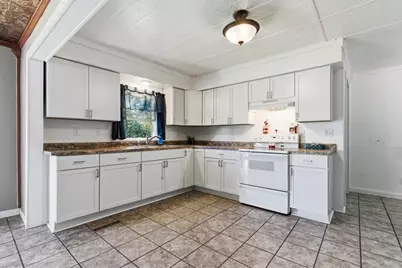 334 E 2nd Avenue, Stanley, WI 54768 - Photo 10