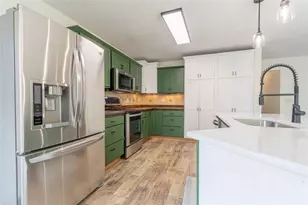 2204 Hillside Dr, Eau Claire, WI 54703 - Photo 6