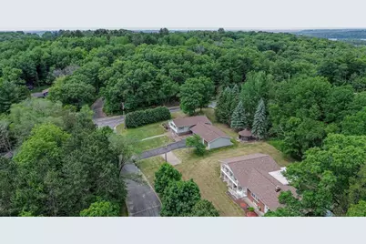 2204 Hillside Drive, Eau Claire, WI 54703 - Photo 38