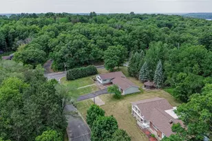 2204 Hillside Dr, Eau Claire, WI 54703 - Photo 38