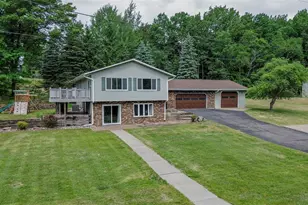 2204 Hillside Dr, Eau Claire, WI 54703 - Photo 42