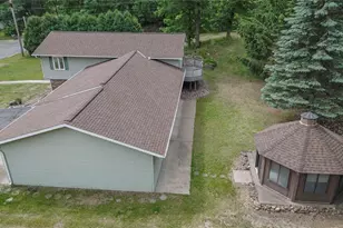 2204 Hillside Dr, Eau Claire, WI 54703 - Photo 40