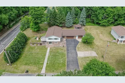 2204 Hillside Drive, Eau Claire, WI 54703 - Photo 2