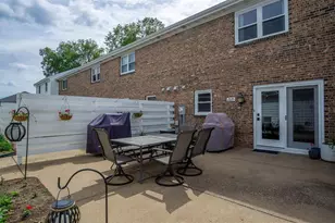 2125 Providence Ct, Eau Claire, WI 54703 - Photo 2