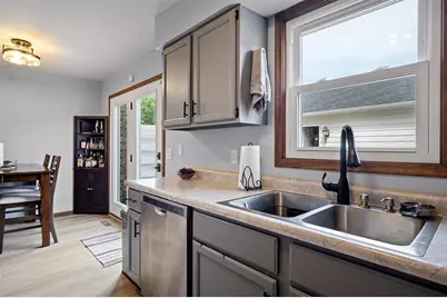 2125 Providence Court, Eau Claire, WI 54703 - Photo 10