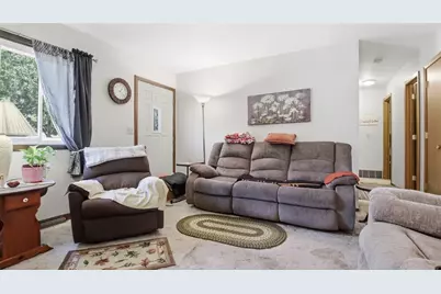 3201 Lotus Street, Eau Claire, WI 54703 - Photo 4