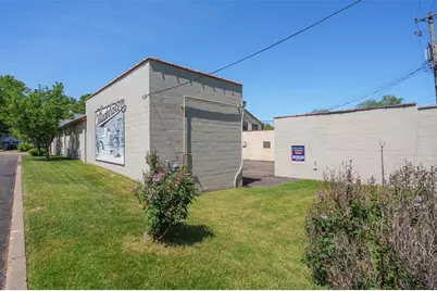 33 E Willow Street, Chippewa Falls, WI 54729 - Photo 4