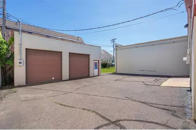 33 E Willow Street, Chippewa Falls, WI 54729 - Photo 40