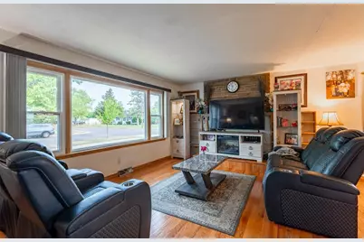 2318 Agnes Street, Eau Claire, WI 54701 - Photo 10