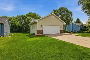 3513 Lamont St, Eau Claire, WI 54701 - Photo 4