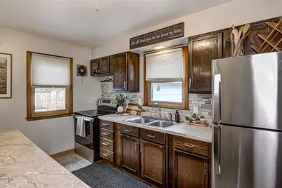 109 E Grant Avenue, Eau Claire, WI 54701 - Photo 8