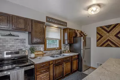 109 E Grant Avenue, Eau Claire, WI 54701 - Photo 6