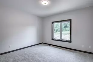 1921 Legacy Dr, Eau Claire, WI 54703 - Photo 38