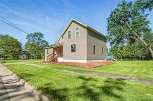 519 Wood St, Augusta, WI 54722 - Photo 4